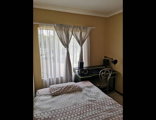 2 BEDROOM APARTMENT FOR SALE IN WILLOWBROOK